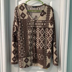 NWT Heimish Women's Aztec Brown and Cream Long Sleeve V-Neck Top